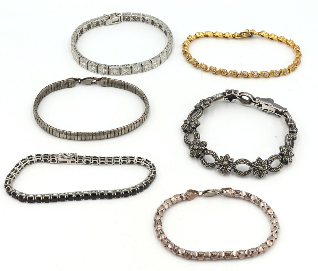Vintage 925 sterling silver lot of 6 bracelets: Vintage 925 sterling silver lot of 6 bracelets. Total weight of lot 88.6 grams.