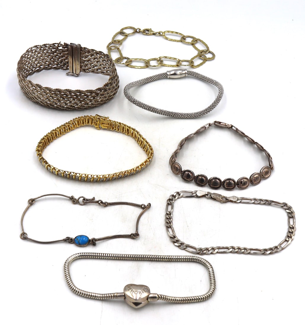 Group lot of 8 Vintage 925 sterling silver bracelets: Group lot of 8 Vintage 925 sterling silver bracelets. Total weight of lot is 85.7 grams.