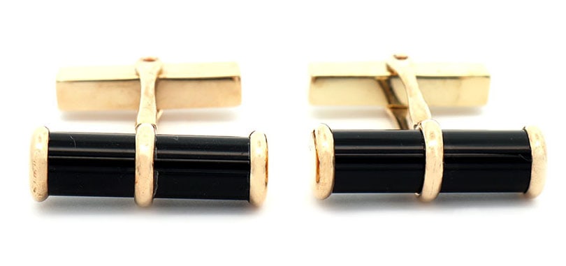 Vintage Tiffany & Co. Black Enamel Barrel Cufflinks in 14K: Vintage Tiffany & Co. Black Enamel Barrel Cufflinks in 14K Yellow Gold. ? Cufflink Barrel Length: Approx. 22.0 MM.? Weight: Approx. 10.70 Grams.? Stamped: TIFFANY & CO., 14K.