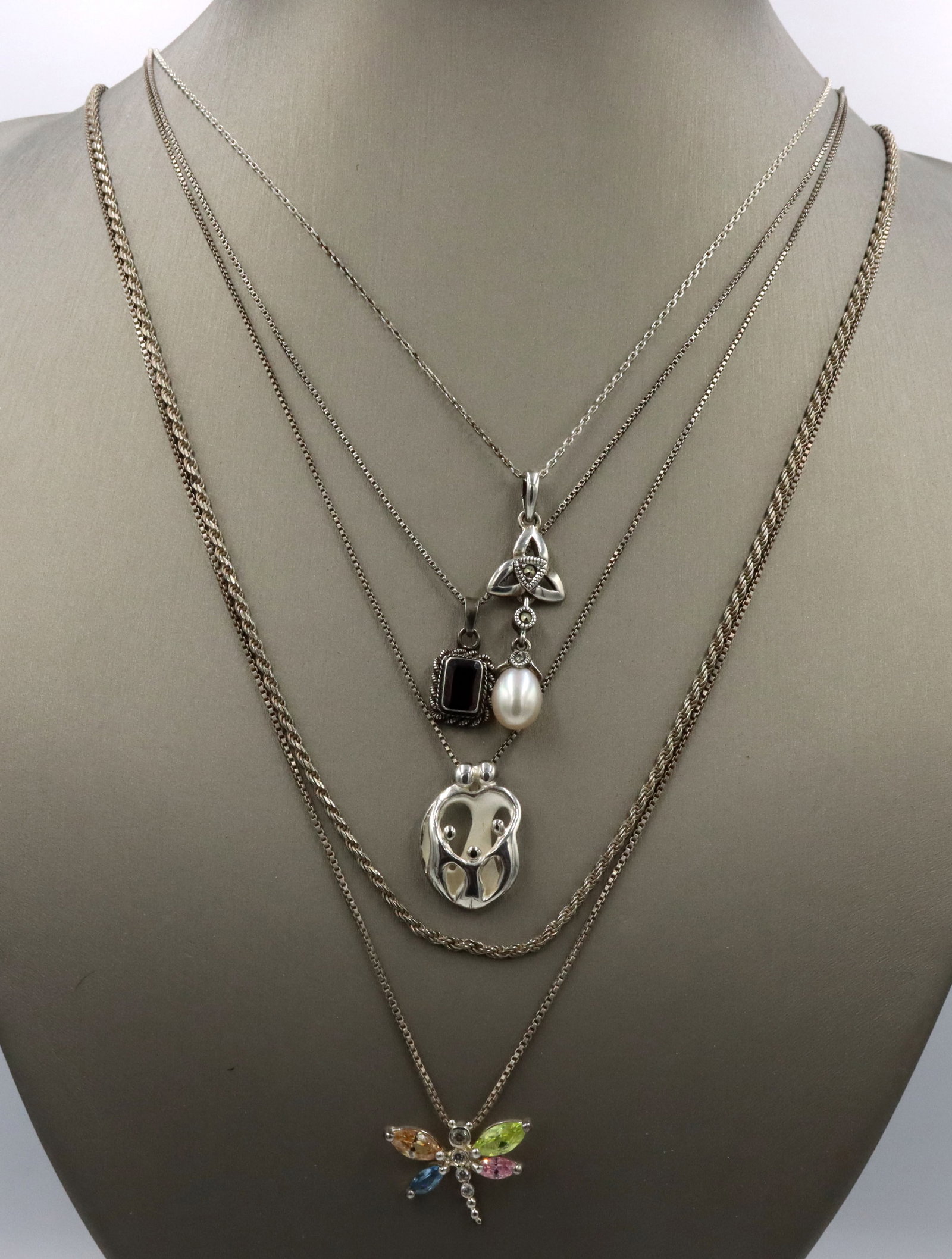 Group lot of Vintage 925 sterling silver necklaces (1 of 8)