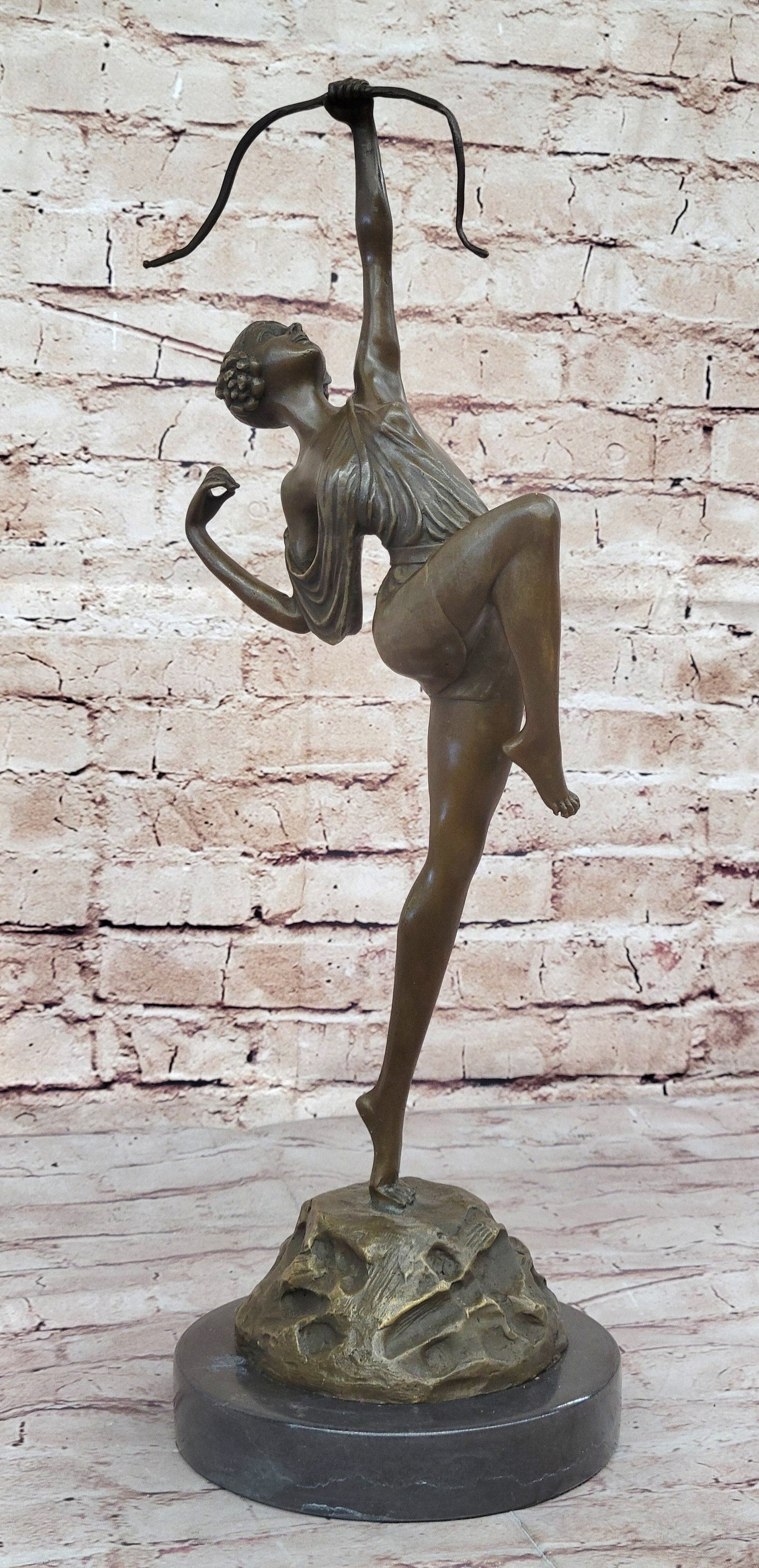 Dianne Hunter Bronze Statue - 4