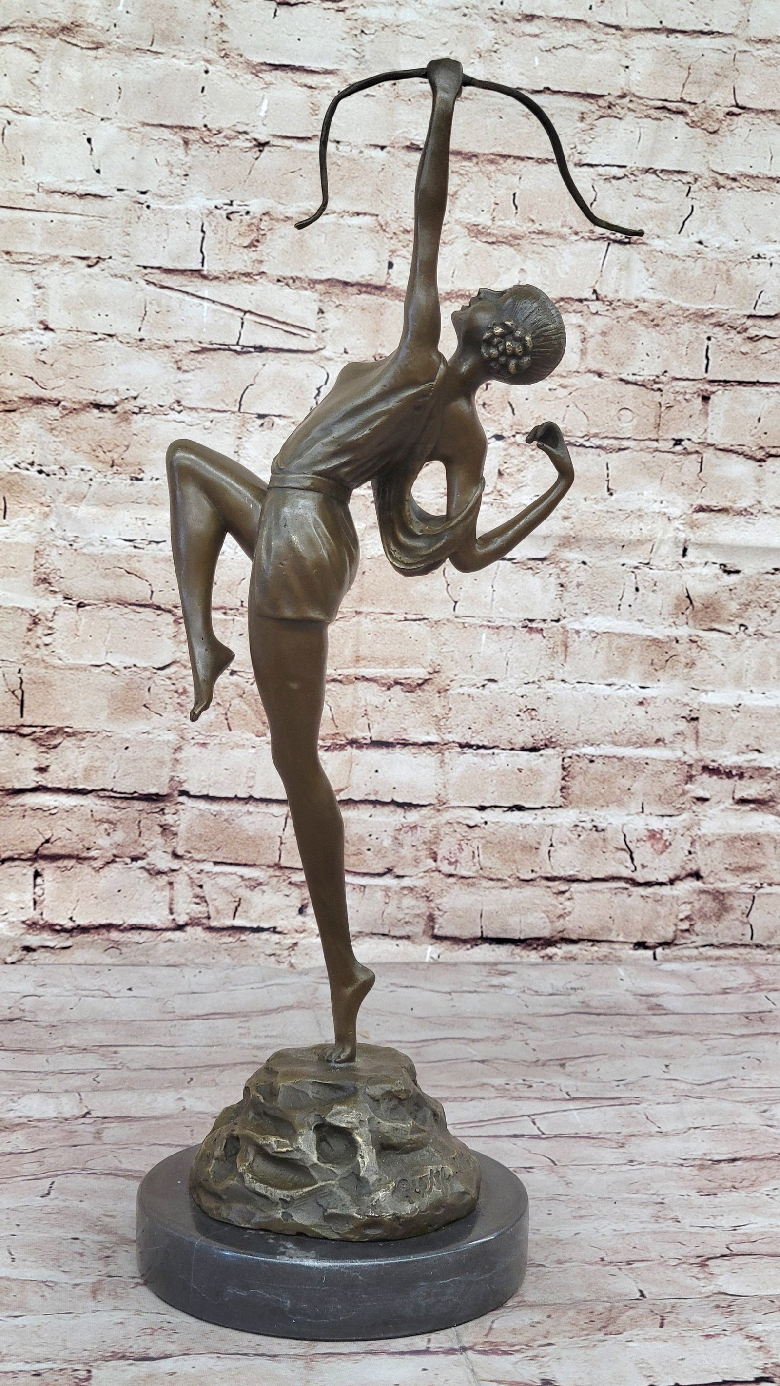 Dianne Hunter Bronze Statue - 5