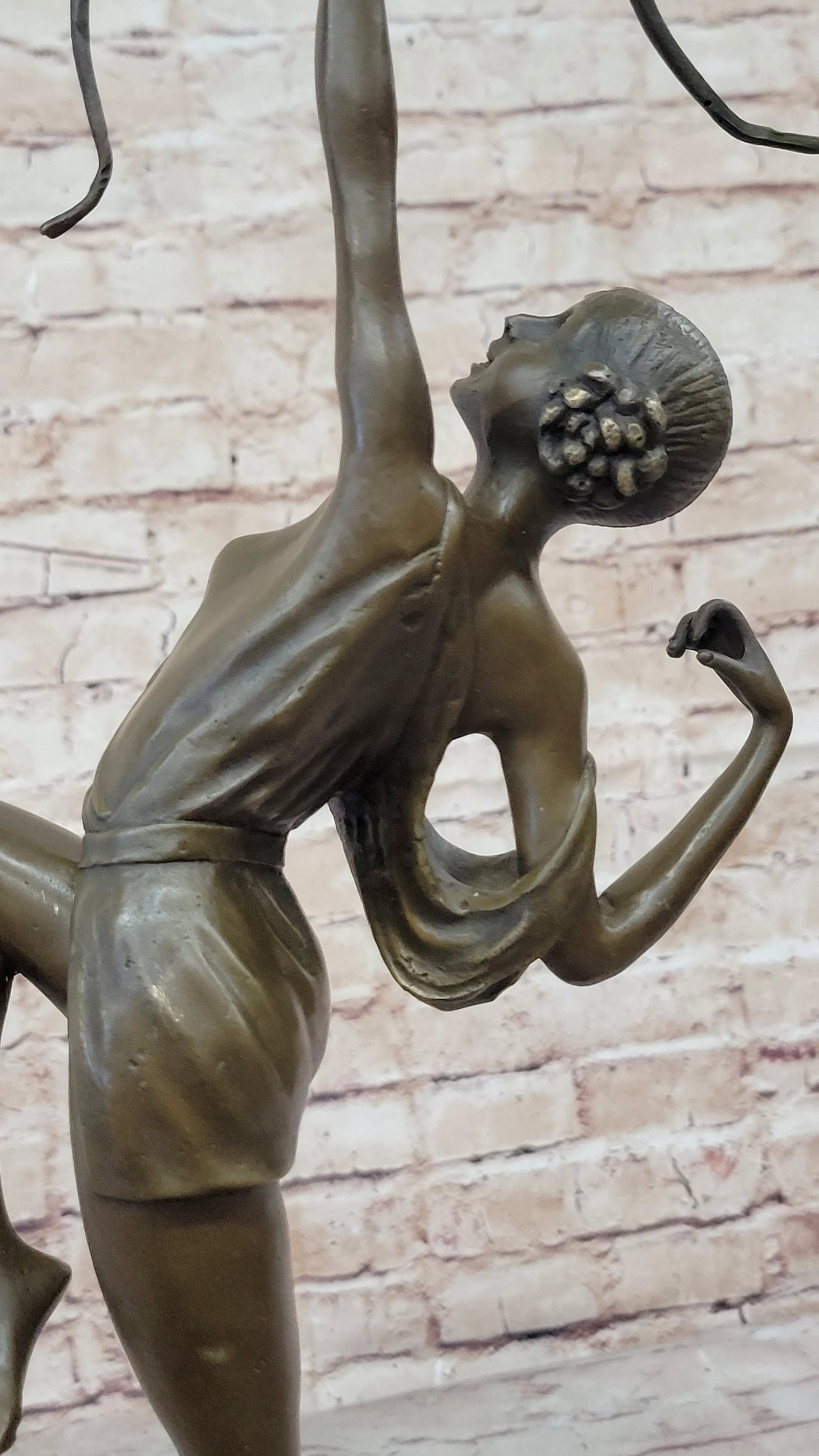 Dianne Hunter Bronze Statue - 8