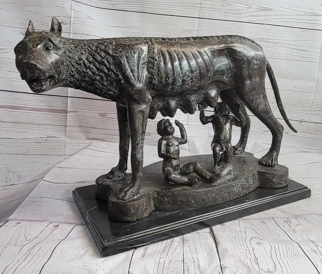 The Capitoline Wolf Bronze Statue (1 of 9)