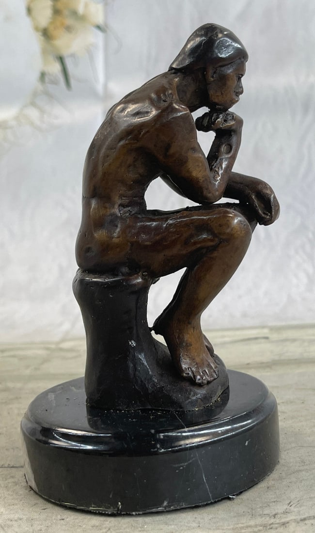 Elegant Bronze Statue - 4