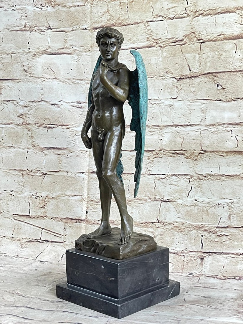 Classical Bronze Statue: A really stunning piece with incredible detail by Michael Angelo makes this a must for serious collectors. Cast in Bronze by the traditional hot cast or lost wax method and mounted on a solid piece of