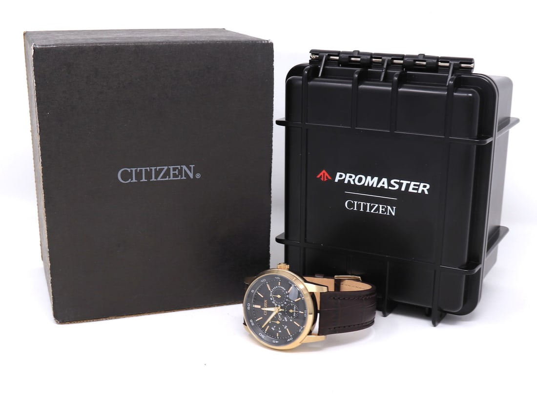 Citizen watch with brown leather strap: Citizen stainless steel watch with brown leather strap. Total weight of watch 77.60 grams. Comes with Inner and outer box.