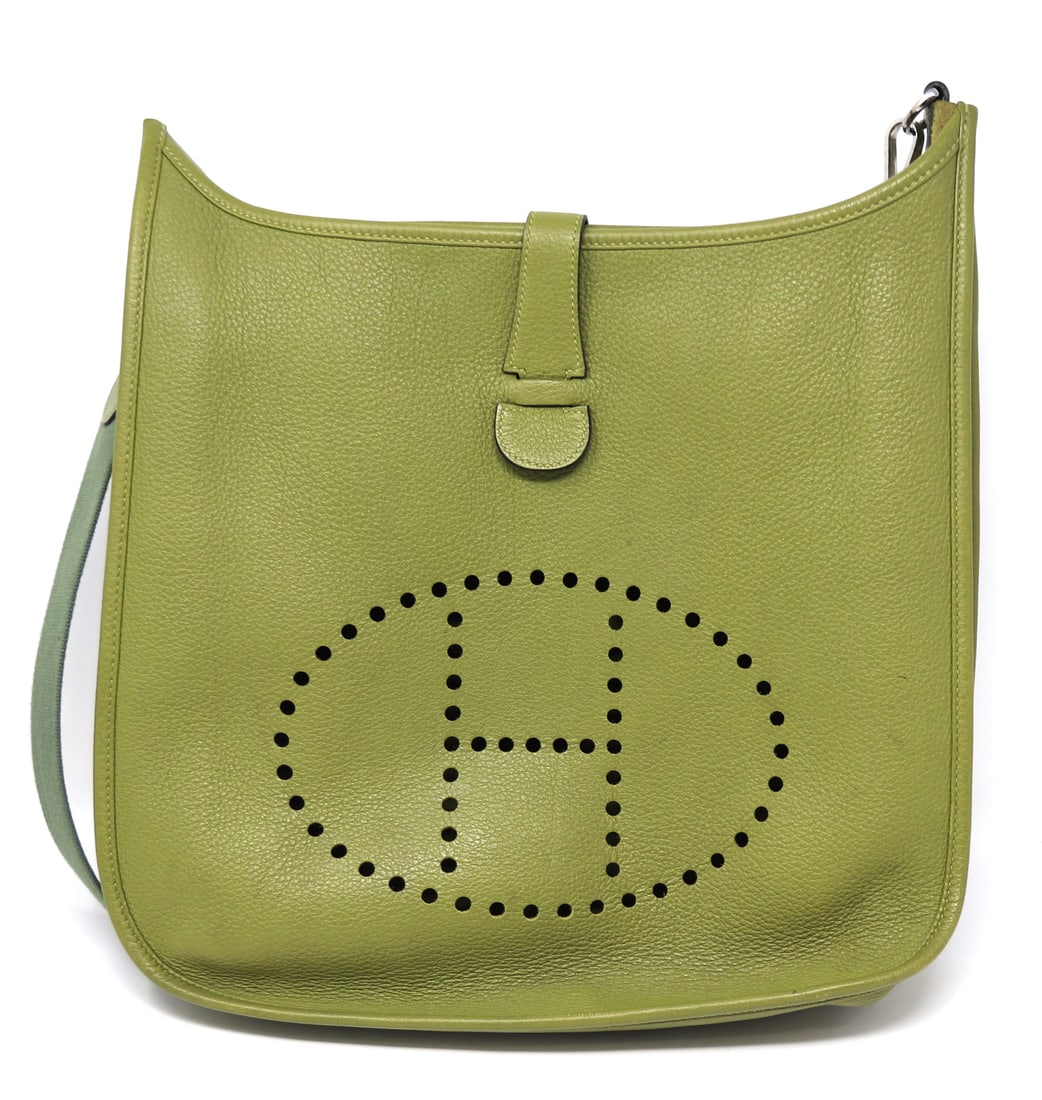 Hermes Evelyn 3GM chartreuse shoulder bag: Hermes Evelyn 3GM chartreuse shoulder bag Taurillon Clemence leather green. Made in France. 12.5x12"