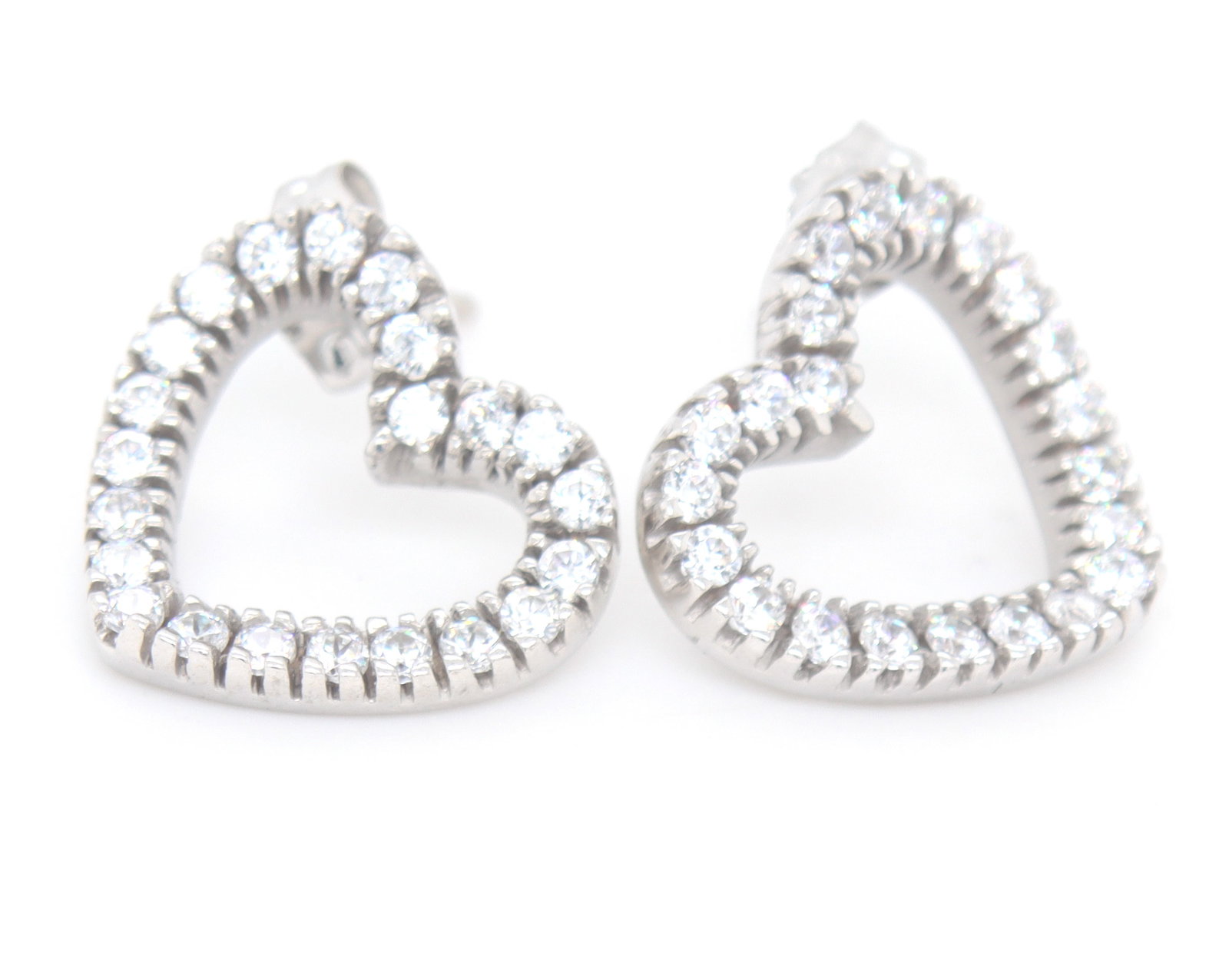 14kt White gold heart shaped CZ earrings (1 of 4)