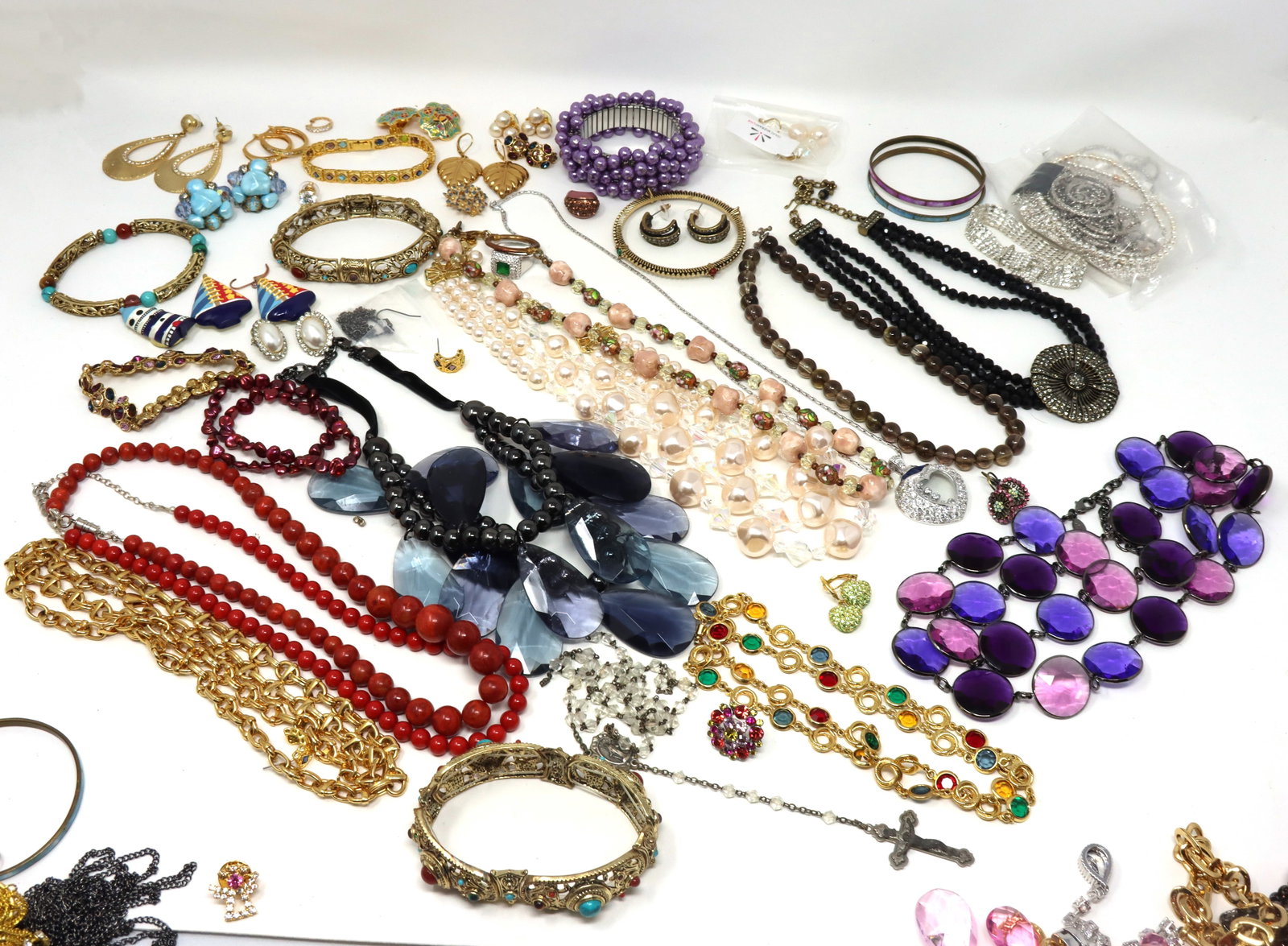 Big Group lot of Costume Jewelry (1 of 20)