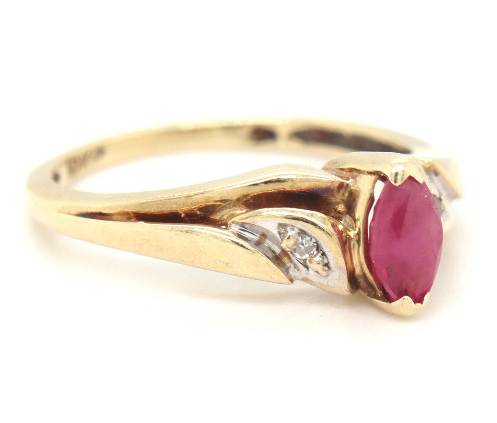 10kt Yellow gold marquise ruby ring - 2