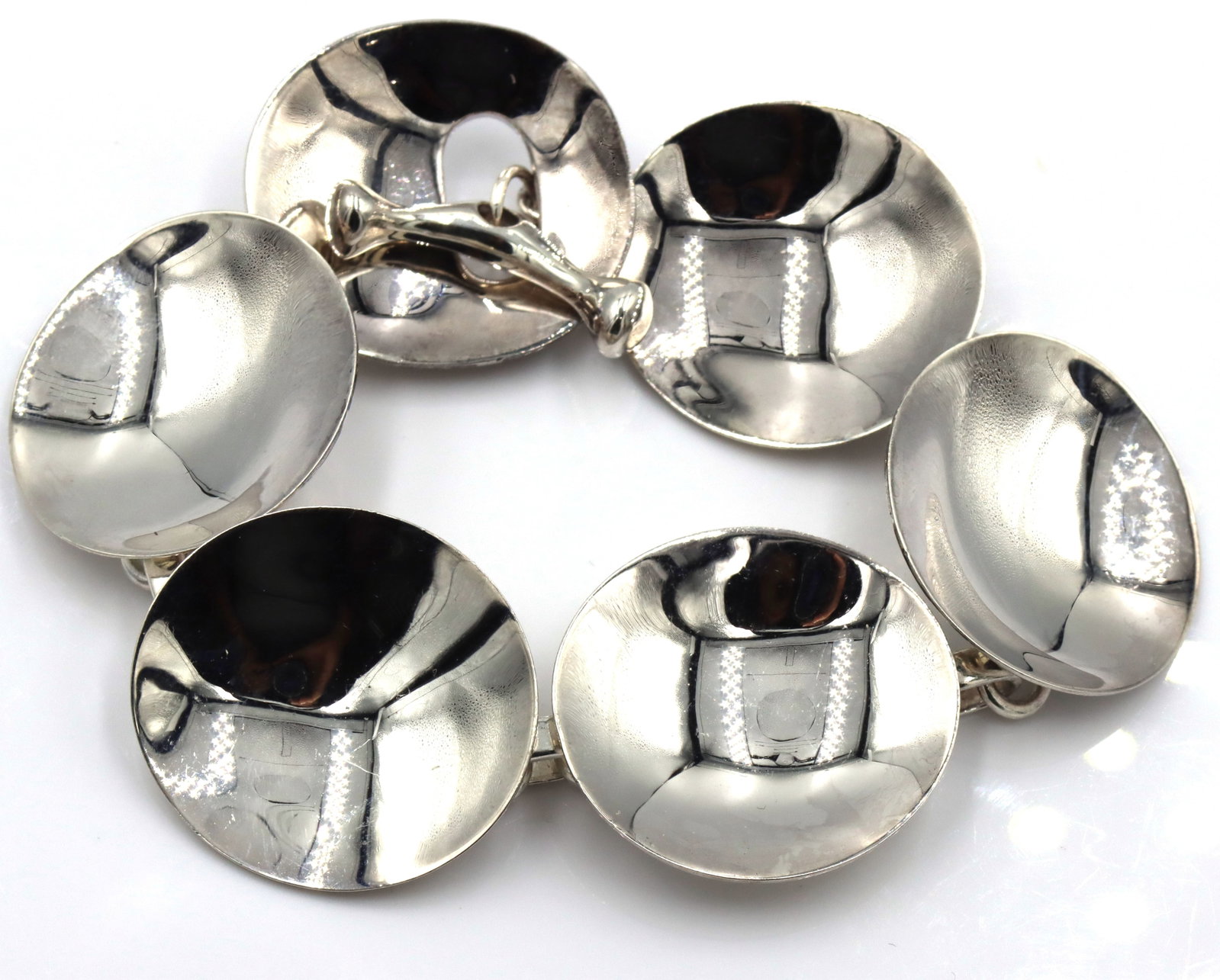 Vintage 925 Sterling Silver Robert Lee Morris Circle Toggle Bracelet: Vintage RLM Robert Lee Morris 925 sterling silver large circle bracelet with bone stle toggle. 53 grams