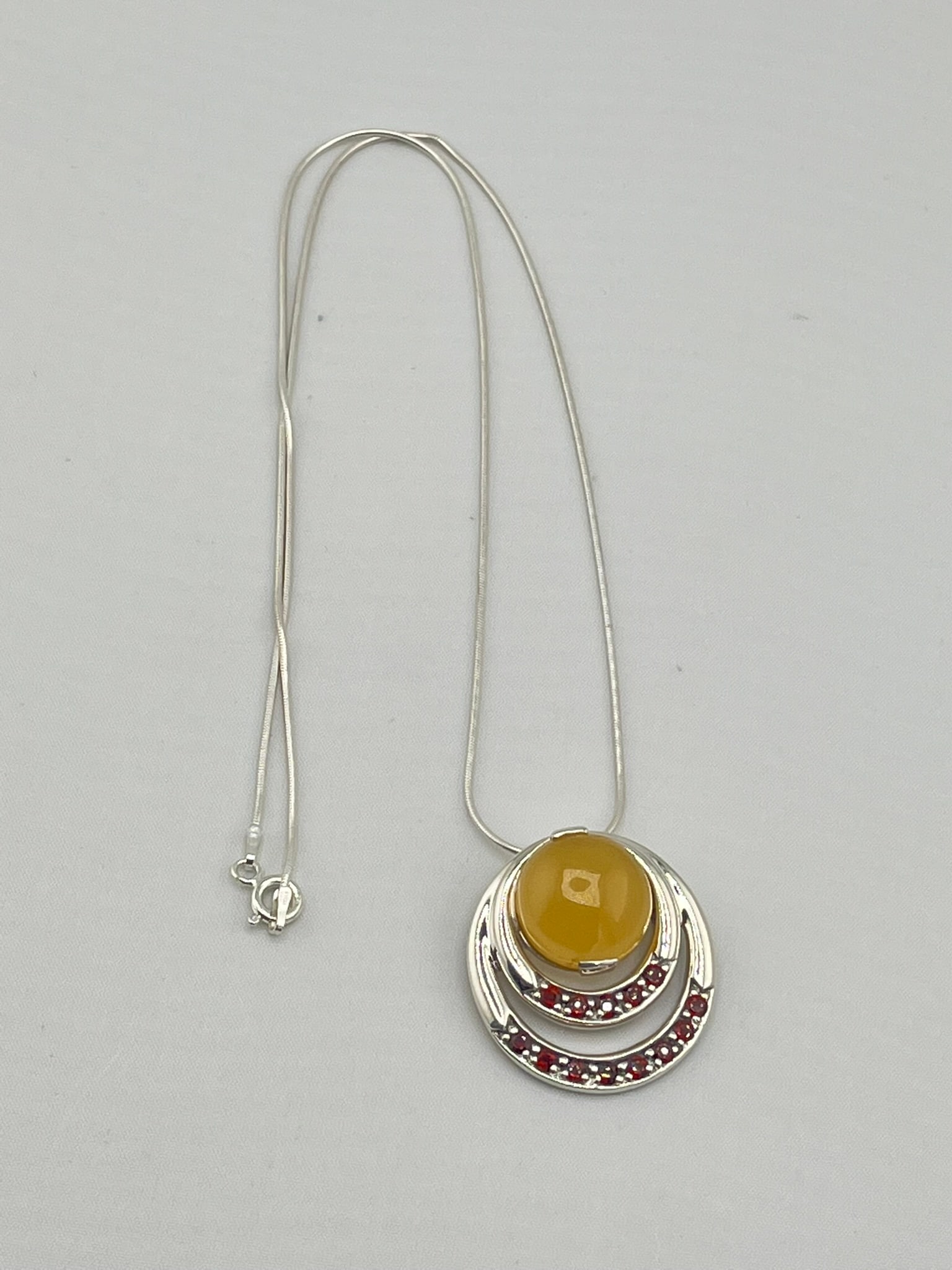 Italian 925 Sterling Silver Vintage Garnet And Jasper Necklace: Italian 925 Sterling Silver Jasper and red garnet pendant with snake chain necklace. 10.9 grams