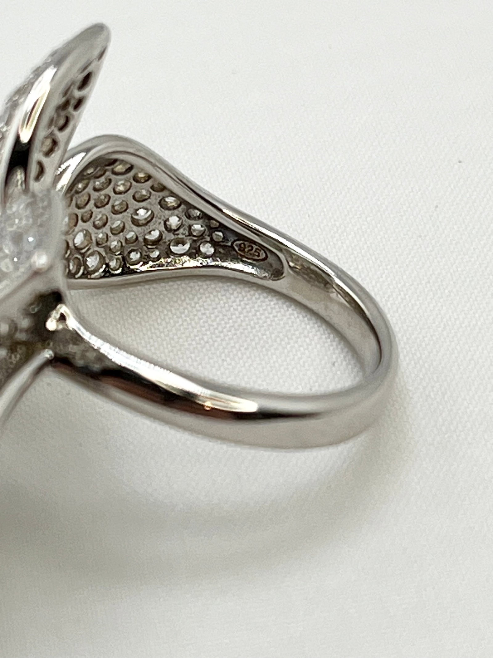 925 Sterling Silver Modern Five leaf Petal Pave Ring - 4