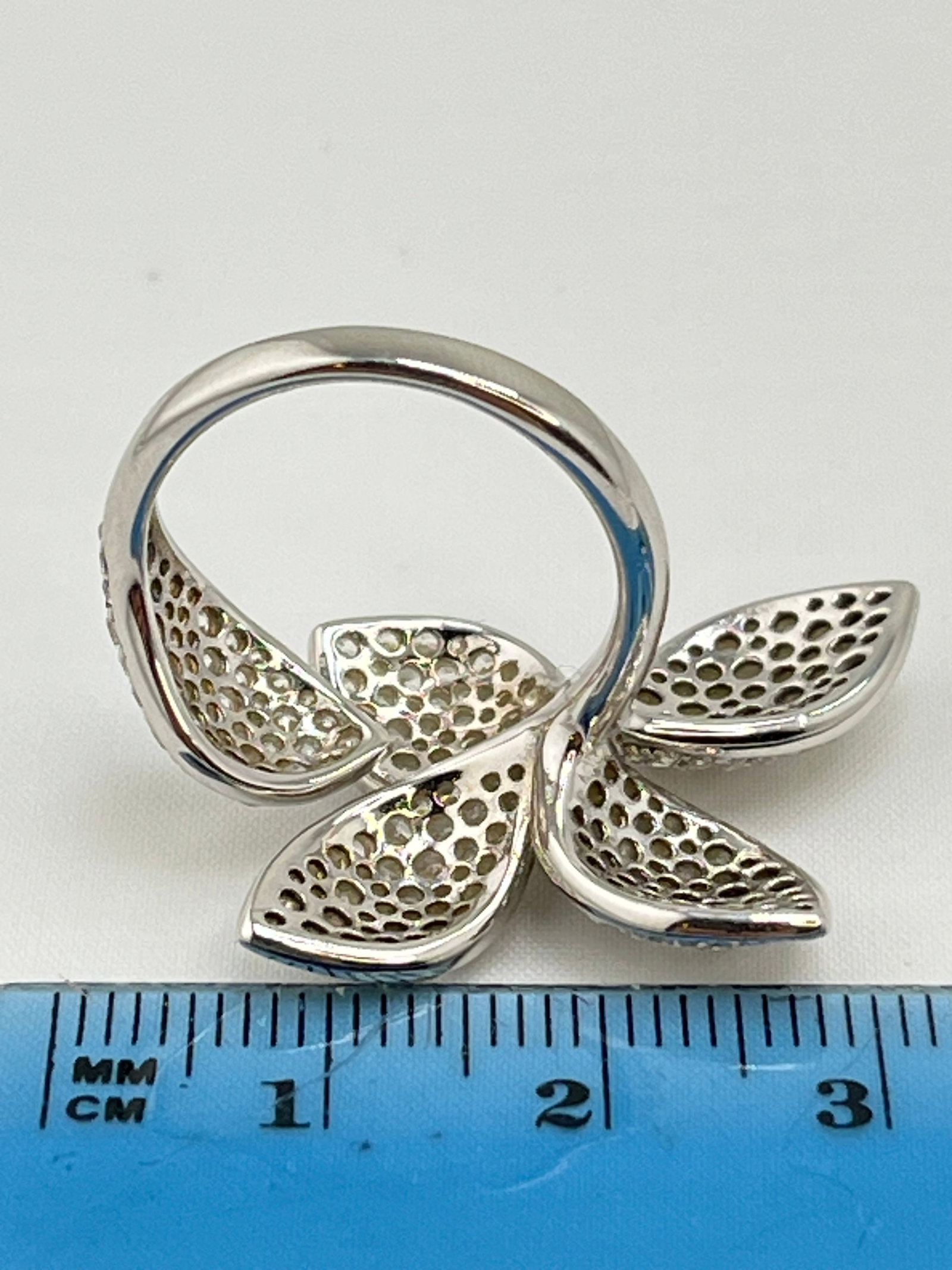 925 Sterling Silver Modern Five leaf Petal Pave Ring - 6