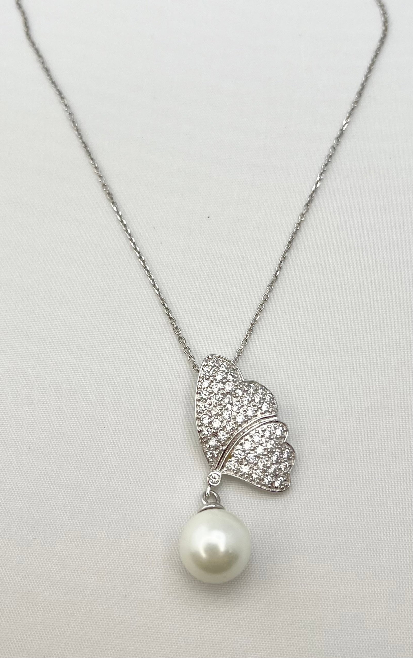 925 Sterling Silver Butterfly Wing Pendant With Drop Pearl And Chain Necklace (1 of 6)