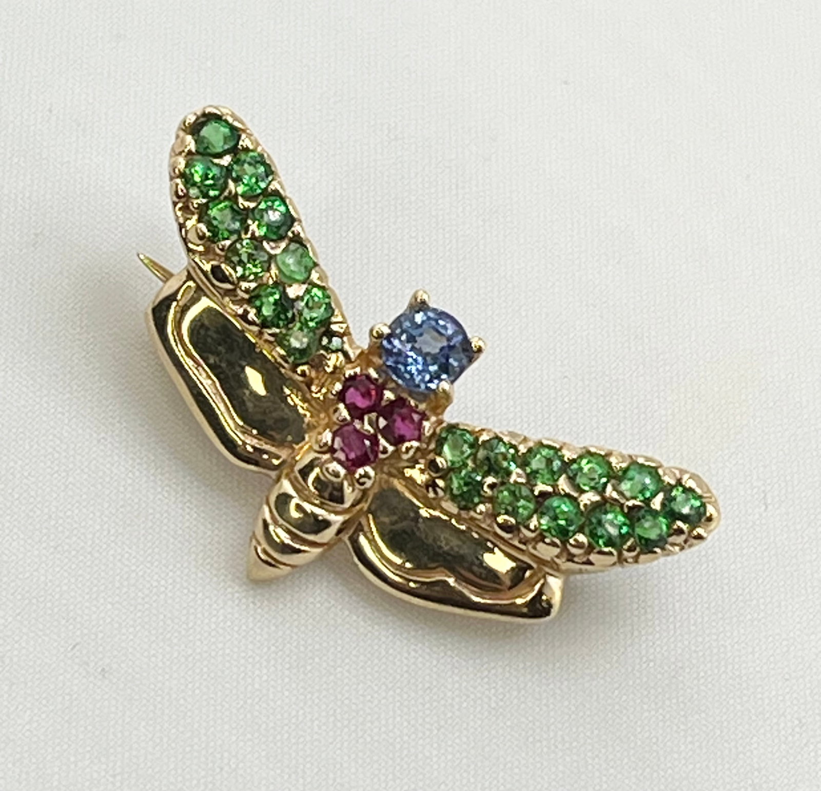 14KT Yellow Gold LE Vian Designer Multi Colpor Gem Stone Harvest Bee Brooch Pin: Vintage 14KT Yellow Gold Le Vian Designer Brooch With Emerald, Topaz And Ruby. 6.7 grams