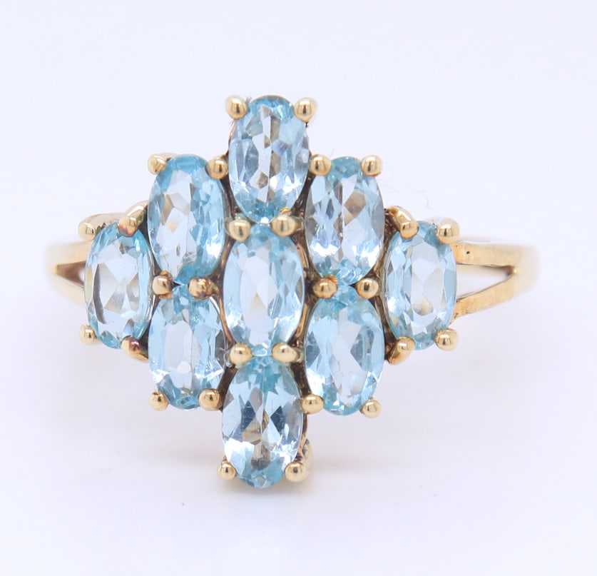 10KT Yellow Gold Blue Topaz Ring (1 of 4)