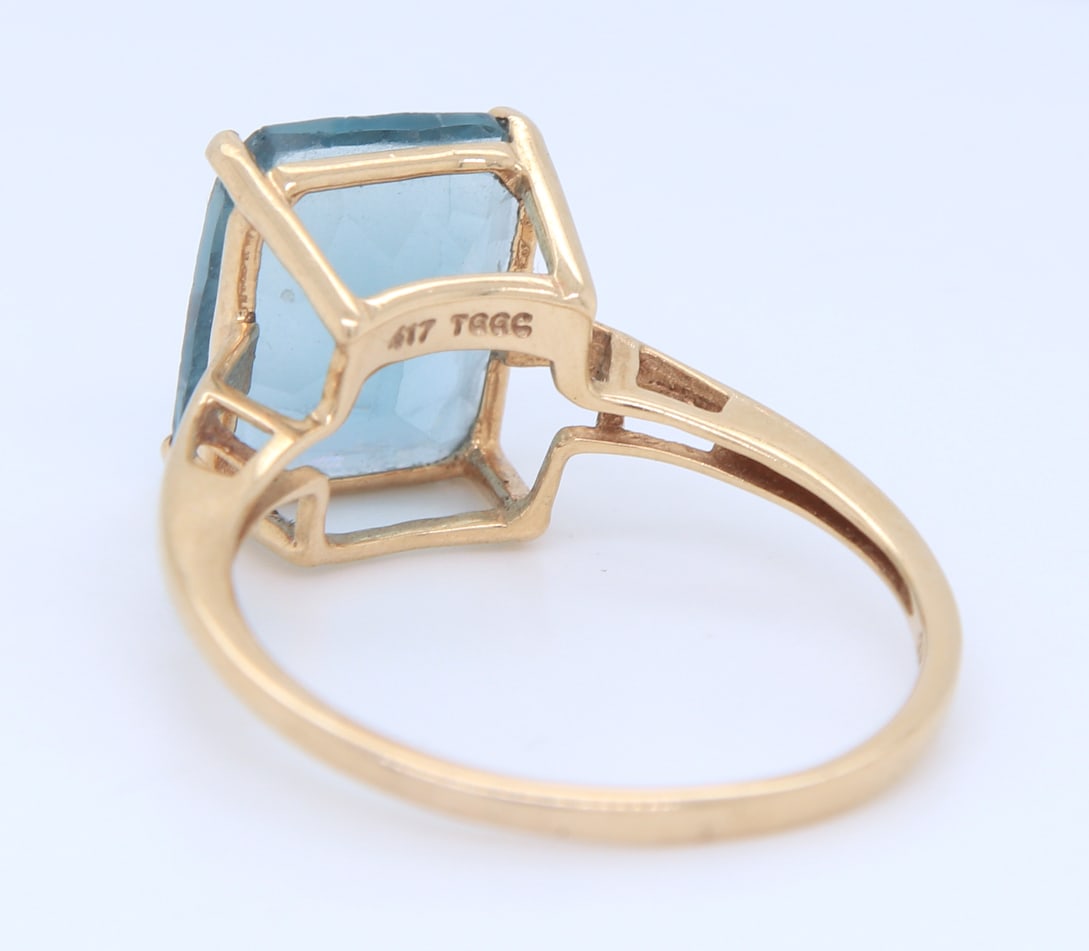 10K Yellow Gold blue Topaz Ring - 5
