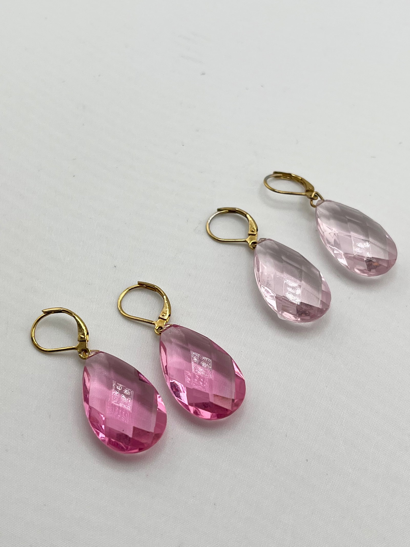 Two Pair Of Joan Rivers Pink Crystal Drop Earrings: Joan Rivers Two Pair Of Faceted Pink crystal Dangle Earrings. 8 grams