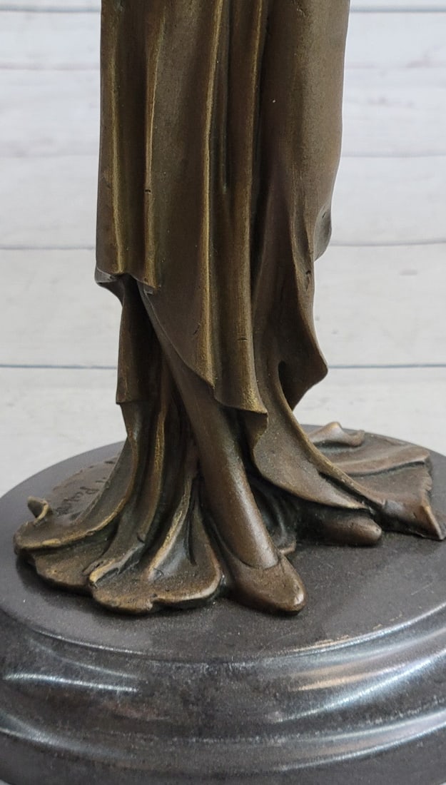 Temptress Bronze Figurine - 9