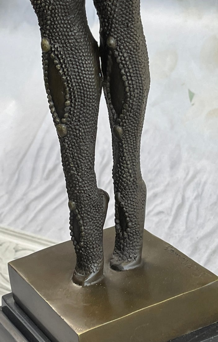 Doura Bronze Statue - 8