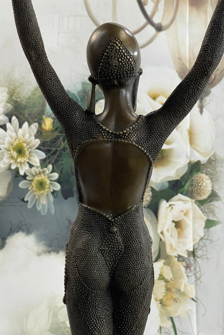 Doura Bronze Statue - 9
