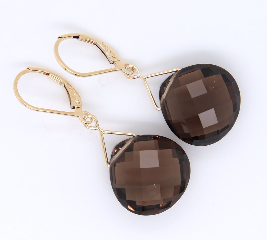 Stunning Yellow Gold Smokey Quartz Dangle Earrings: Stunning 14kt Yellow Gold Smokey Quartz Dangle Earrings. Total weight of Earrings 5.80 Grams.