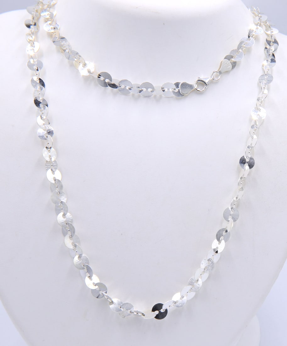 Italian Milor 925 sterling silver disc link chain necklace: Italian Milor 925 sterling silver disc link 36 inches chain necklace. Total weight of chain 20.4 grams.