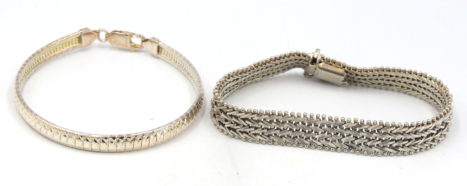 Group lot of 2 Vintage 925 sterling silver bracelets (1 of 8)