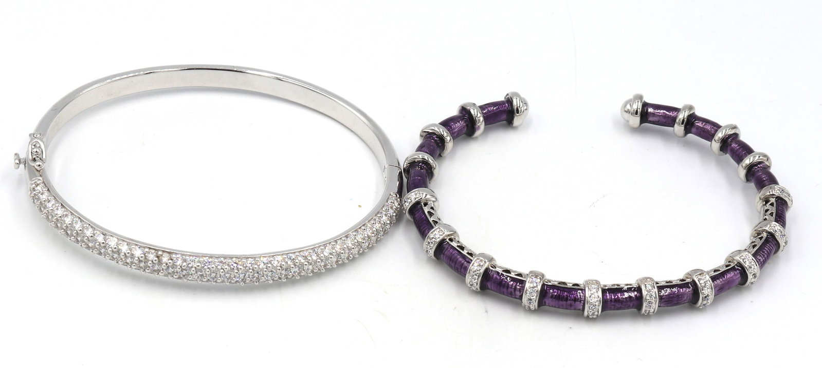 Lot of 2 925 sterling silver bangles: Lot of 2 925 sterling silver bangles. Total weight of lot is 42.1 grams.