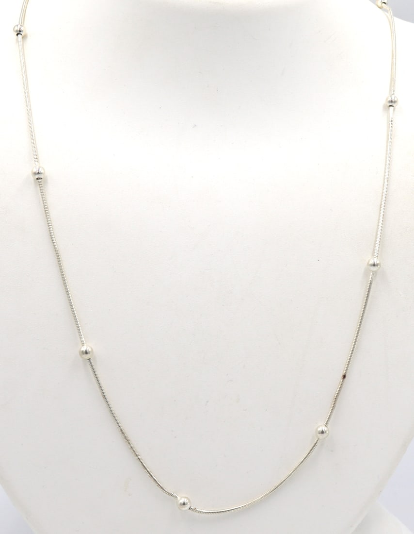 Italian 925 sterling silver beaded chain necklace: Italian 925 sterling silver beaded 30 inches chain necklace. Total weight of necklace is 11.7 grams.