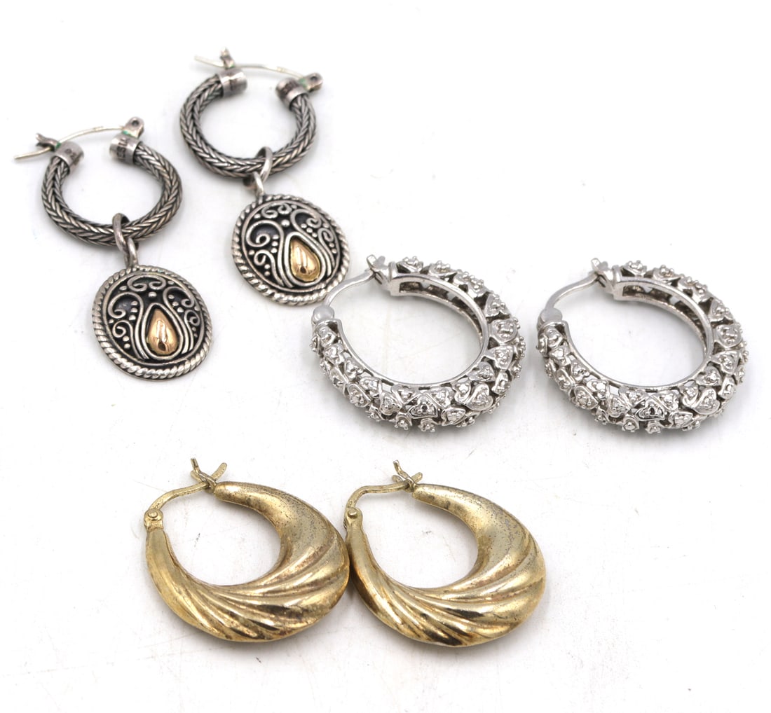 3 Pairs of Vintage 925 sterling silver earrings: 3 Pairs of Vintage 925 sterling silver earrings. Total weight of lot is 23.9 grams.