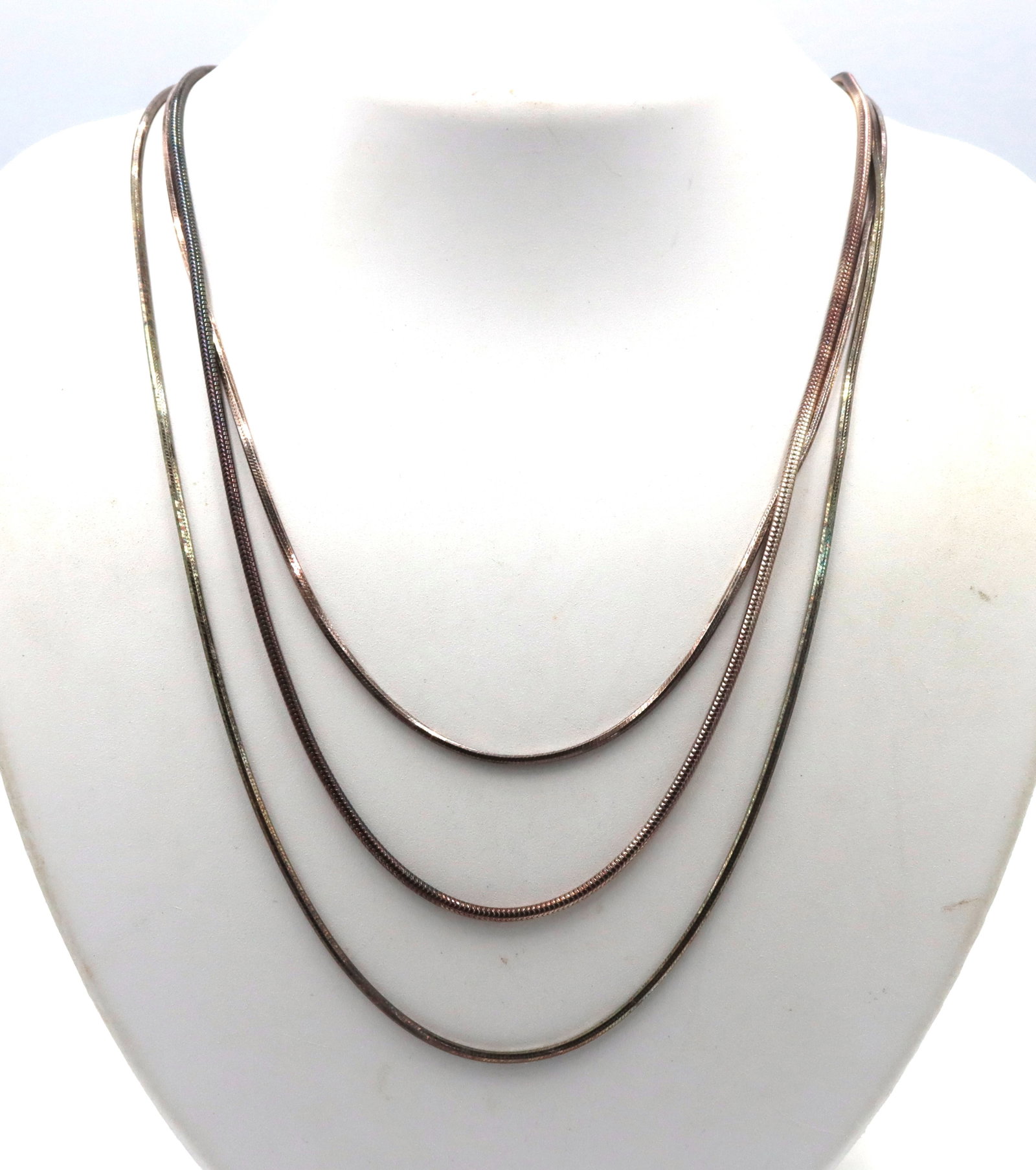 Group lot of 3 Italian vintage 925 sterling silver chains: Group lot of 3 Italian vintage 925 sterling silver chains. 24-inch, 18-inch and 19-inch. The total weight of the lot is 28 grams.