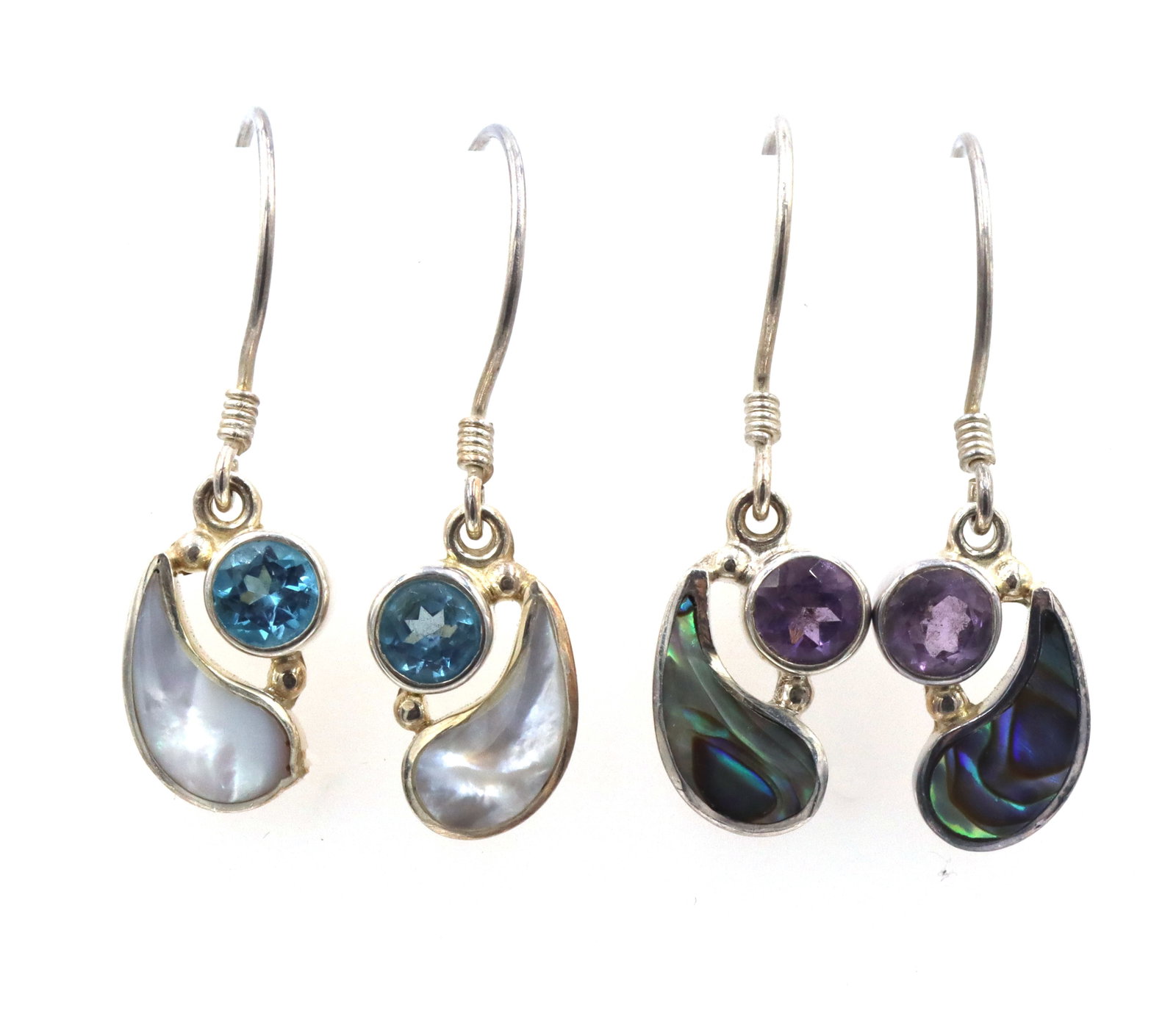 2 Pairs of Signed Sejan 925 sterling silver dangle earrings: 2 Pairs of Signed Sejan 925 sterling silver dangle earrings. The total weight of the lot is 9.1 grams.