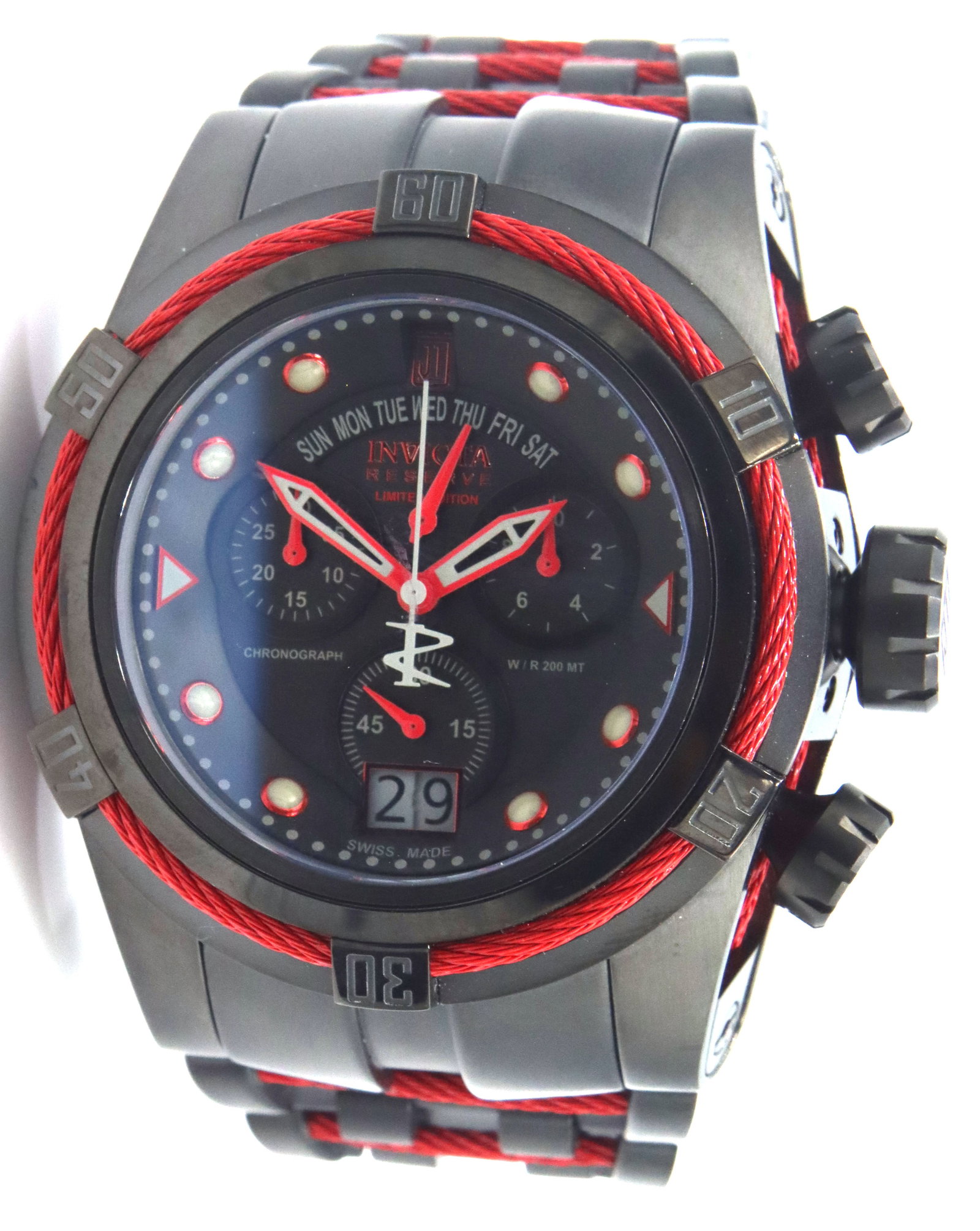 Invicta reserve Jason Taylor bolt Zeus limited edition watch: Invicta reserve Jason Taylor bolt Zeus limited edition 8-inch watch red and black. The total weight of the watch is 400.9 grams.