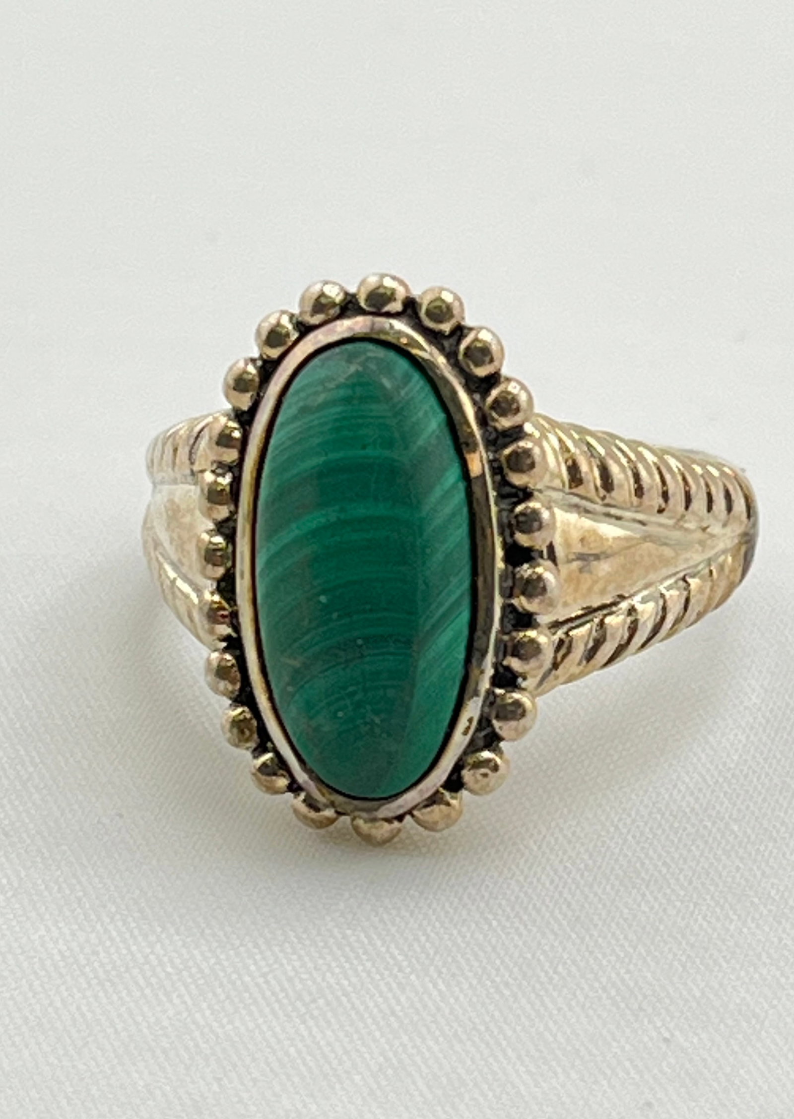 925 Sterling Silver Navajo Style Oval Malachite Ring (1 of 6)