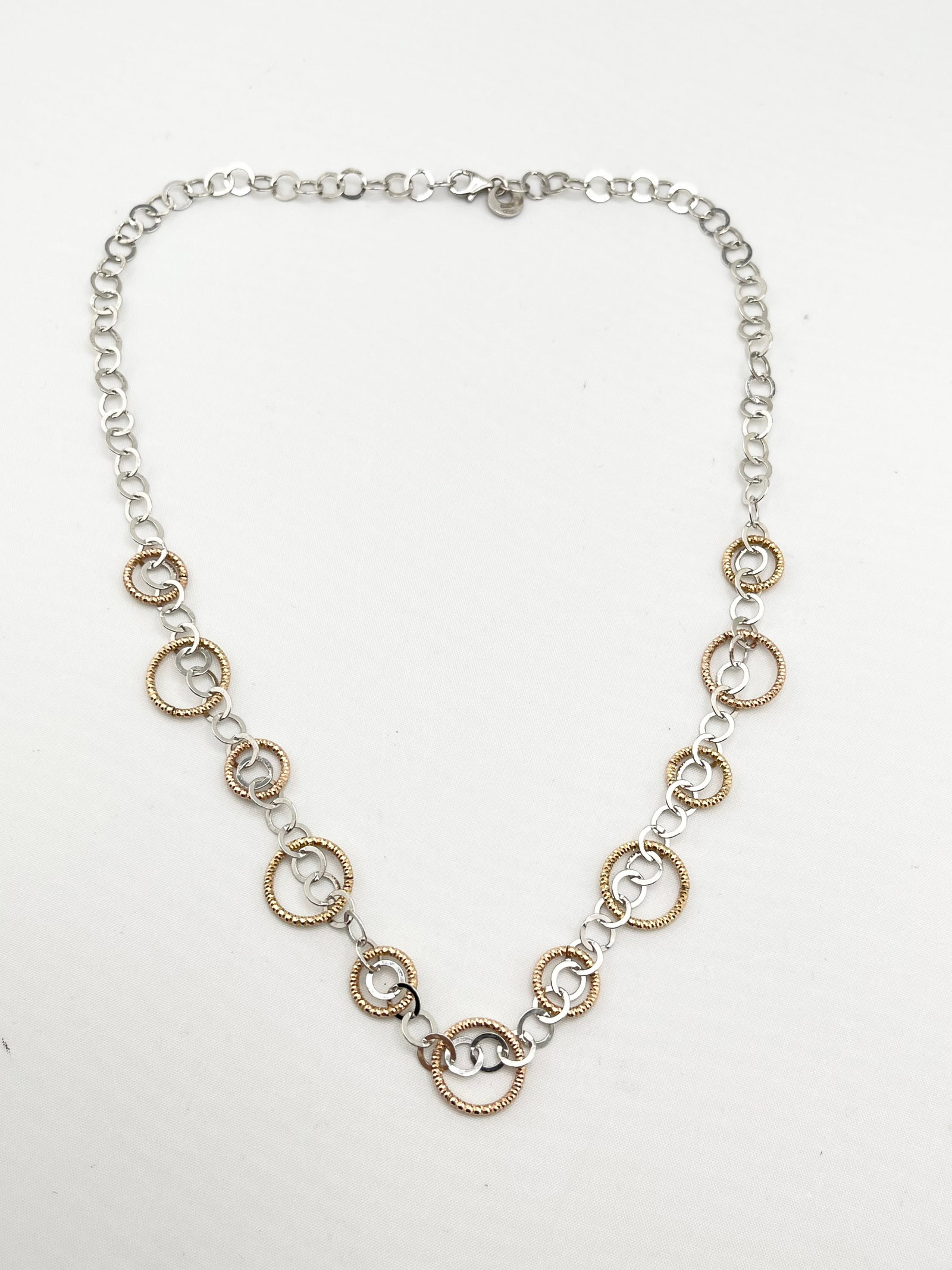 M Italy 925 sterling Silver Two Tone Circle Link Necklace: M Italy 925 Sterling Silver Two Tone Inter Circle Alternative large And Small Chain Necklace. 9.8 Grams. 18inches