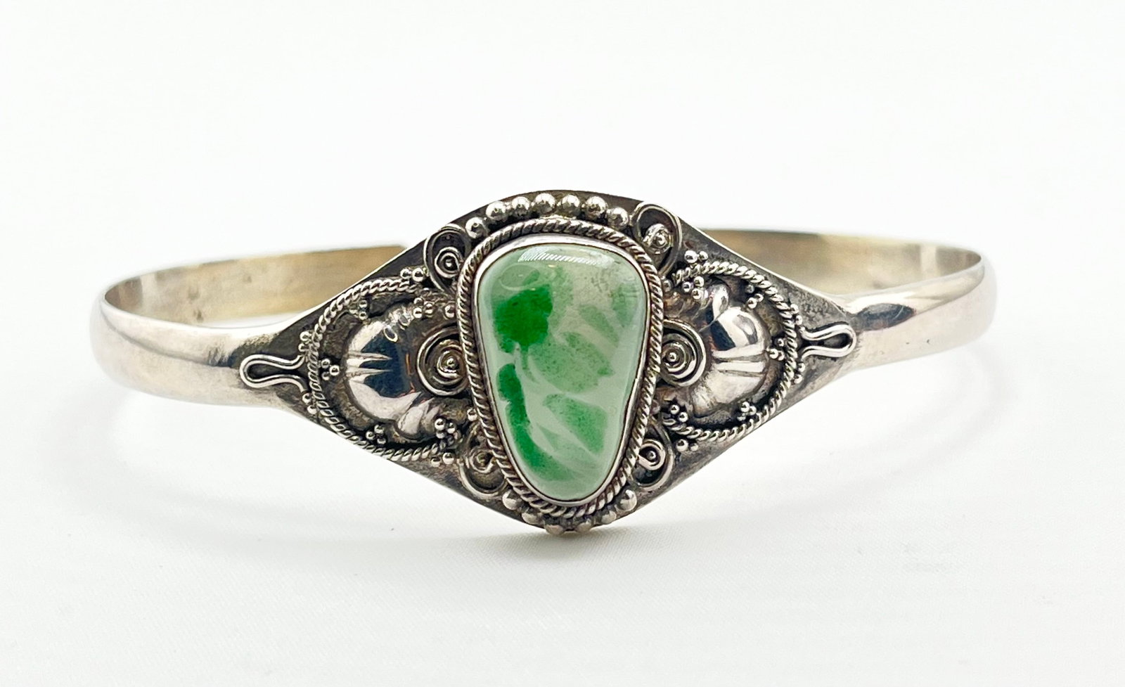 925 Sterling Silver Ornate Vintage Filigree design Green Smithsonite Cuff Bracelet (1 of 7)