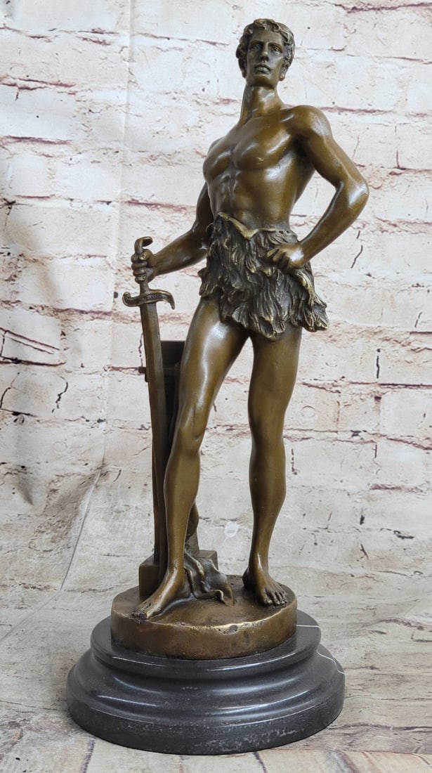 Vintage French bronze sculpture of a Man Artist Maurice Constant Le Travail SALE: Condition: This sculpture is in perfect condition. Bronze Dimensions with Marble Base:Height 15" x Width 6" Marble Dimensions: Diameter 6" Height without base: 14" Weight : 9 LBS Inventory 85STE328753