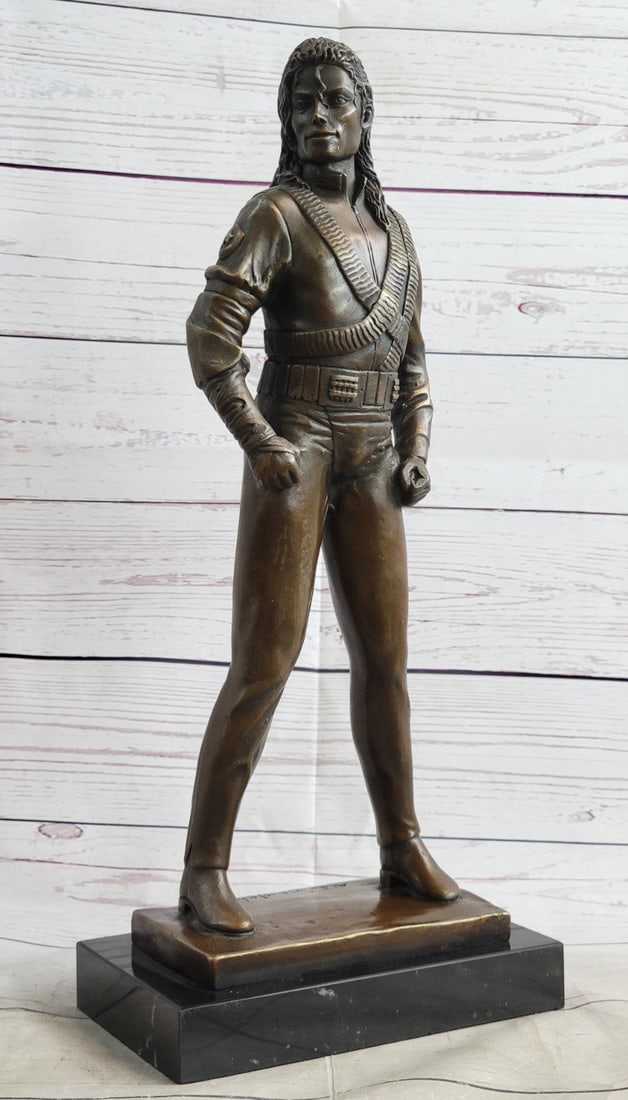 Aldo Vitaleh's Tribute to Michael Jackson: Handcrafted Bronze Statue, Music Lover's Delight: Condition: This sculpture is in perfect condition Bronze Dimensions with Marble Base: Height 17" X Width 7.5" Marble Dimensions:7.5" X 4.5" Height without base:16" Weight:12 LBS Inventory:87YRD8546218