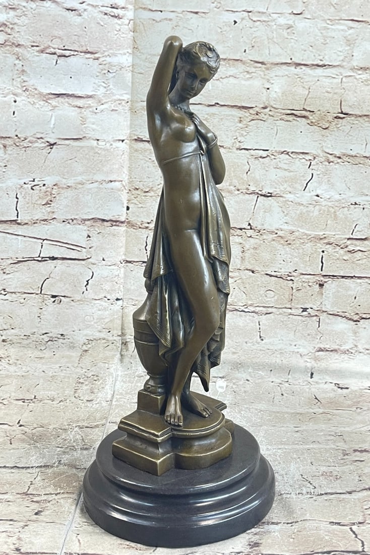 Figurine Femme Nue Phryne ?rotique Bronze Statue ?l?gant Art Deco Sign? Figure: Condition: This sculpture is in perfect condition. Bronze Dimensions with Marble Base: Height 14" x Width 5.5" Marble Dimensions: Diameter 5.5". Height without base: 13" Weight : 9 LBS Inventory : 78S