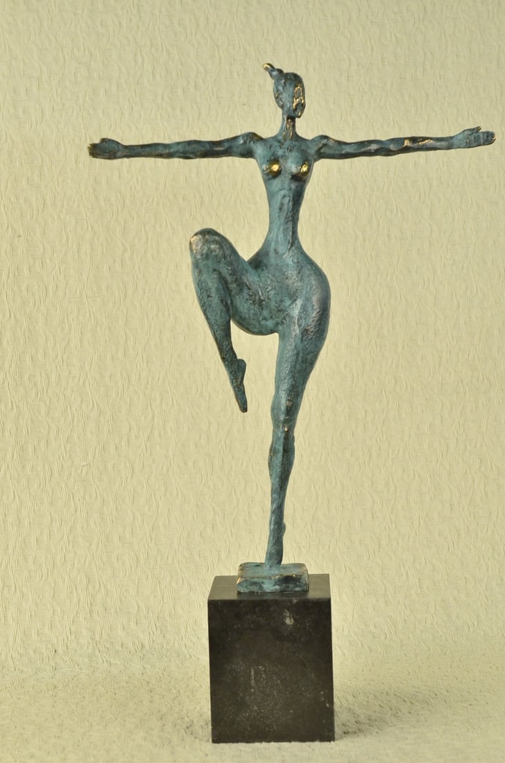Original Milo Abstract Nude Female Tribute to Botero Style Bronze Sculpture Sale: Condition: This sculpture is in perfect condition. Bronze Dimensions with Marble Base: Height 22" X Width 14" Marble Dimensions:4" X 4" Height without base:17" Weight:13 LBS Inventory:67Y9815376 An ab