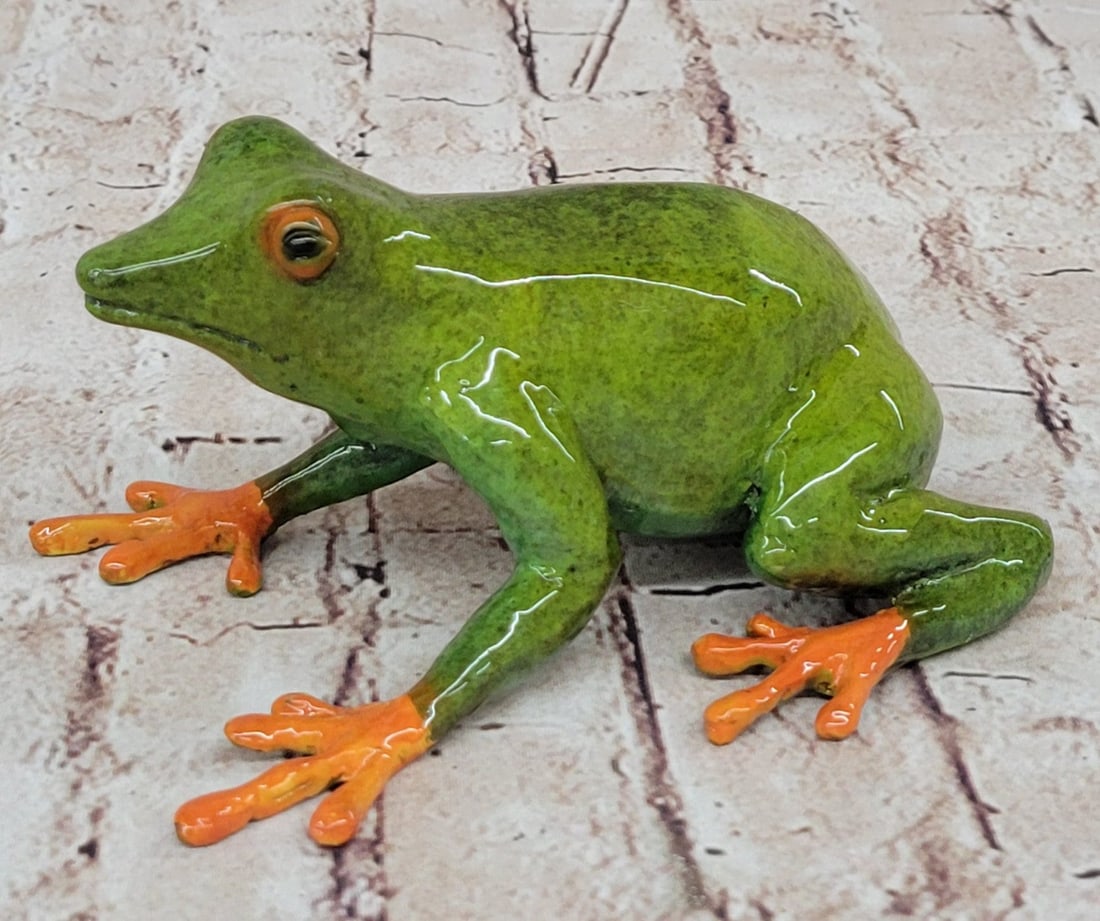 Collectible Bronze Frogman Sculpture Statue Numbered Forest Baby Toad Figure: Condition: This sculpture is in perfect condition Bronze Dimensions: Height 3.5" X Width 6" Weight:2 LBS Inventory:2863136NGR3082 The Frogman Frog Bronze Sculpture is an exquisite piece of art that st