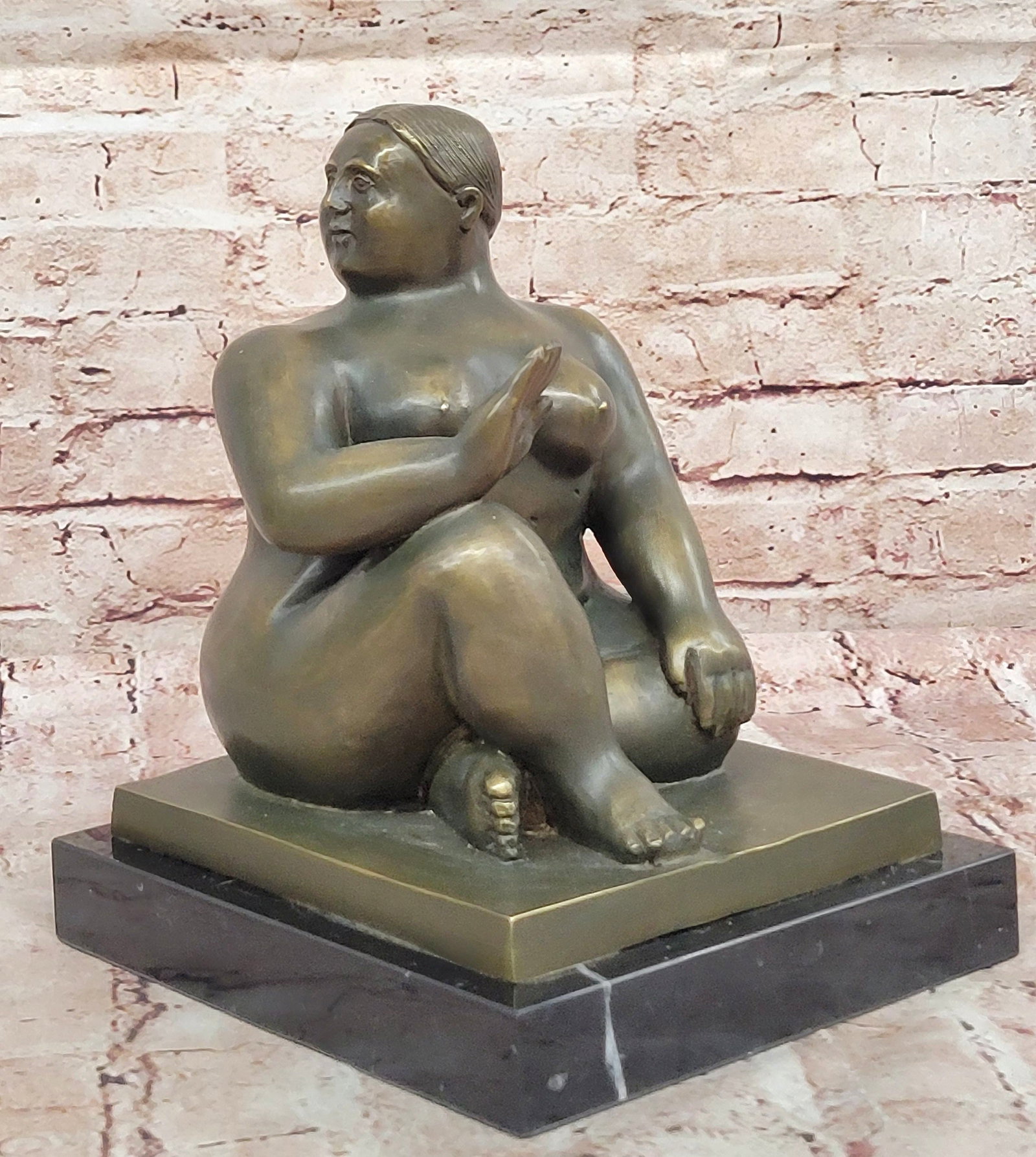 Plump Woman Bronze Figurine Statue by Fernando Botero with Marble Base Signed Collectible: Condition: This sculpture is in perfect condition. Bronze Dimensions with Marble Base: Height 10" X Width 8.5" Marble Dimensions:8.5" X 7.5" Height without base:9" Weight:17 LBS Inventory:14GTM1189170
