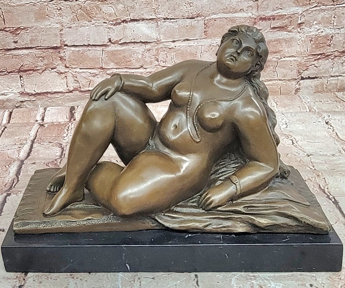 Fernando Botero Bronze Nude Woman Sculpture La Playa Hot Cast Figurine: Condition: This sculpture is in perfect condition. Bronze Dimensions with Marble Base: Height 9" X Width 13" Marble Dimensions:13" X 6" Height without base:8" Weight:20 LBS Inventory:50EP9639405 This 
