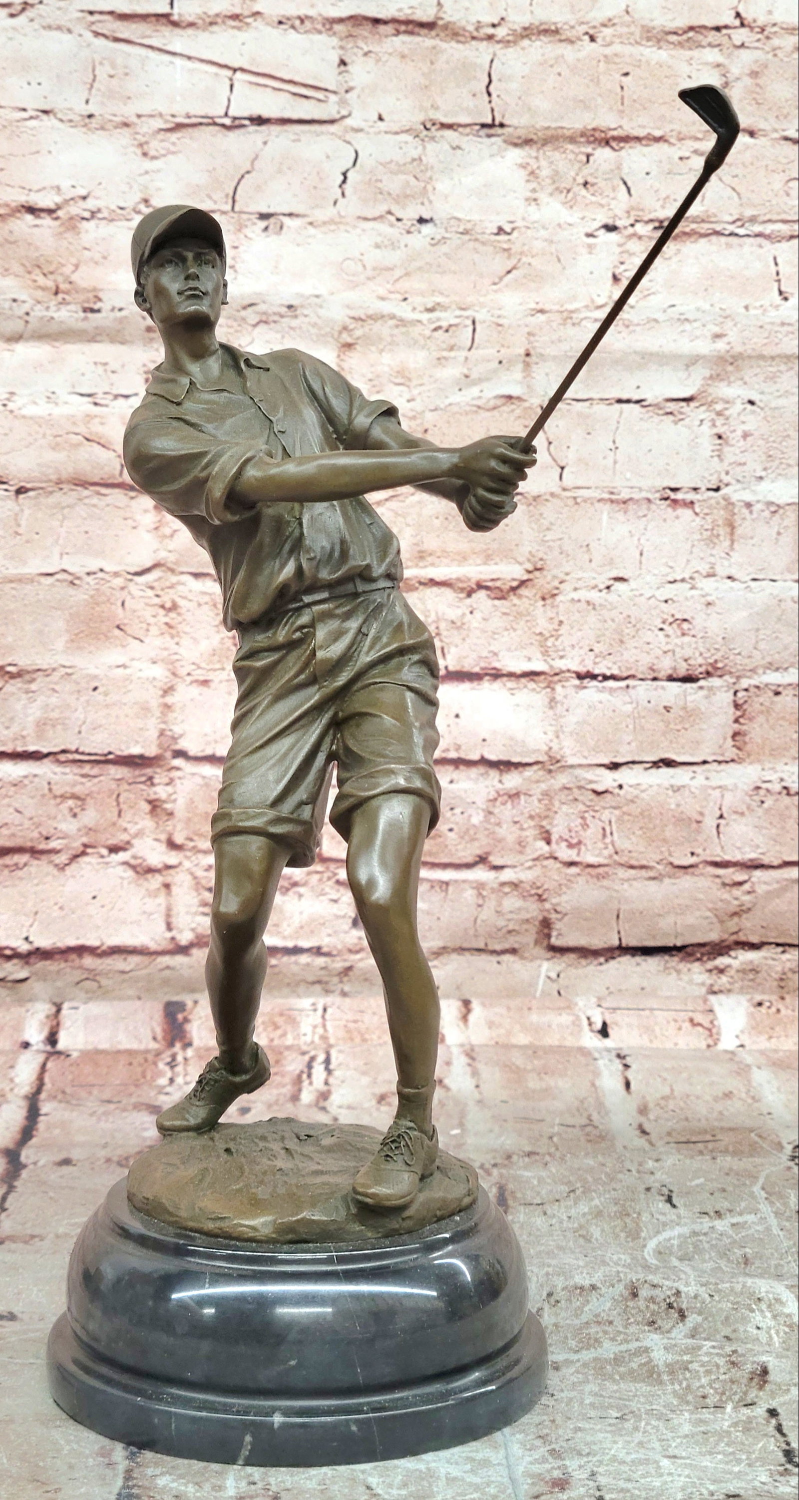 Bronze Male Golfer Sculpture by Milo Hot Cast Sport Collectible Artwork: Condition: This sculpture is in perfect condition Bronze Dimensions with Marble Base: Height 13" X Width 5.5" Marble Dimensions: Diameter 5.5" Height without base:11" Weight:7 LBS Inventory:54EP779654