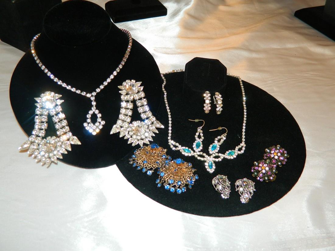 Large Lot of vintage Rhinestone jewelry with clip (1 of 1)