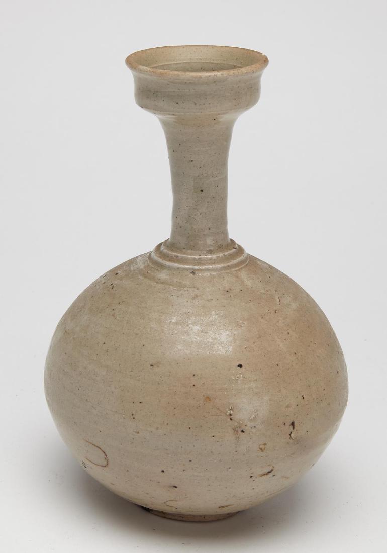 Korean Yi Dynasty Sake Bottle: Korean Yi Dynasty Sake Bottle. H 9". Circa 1800.