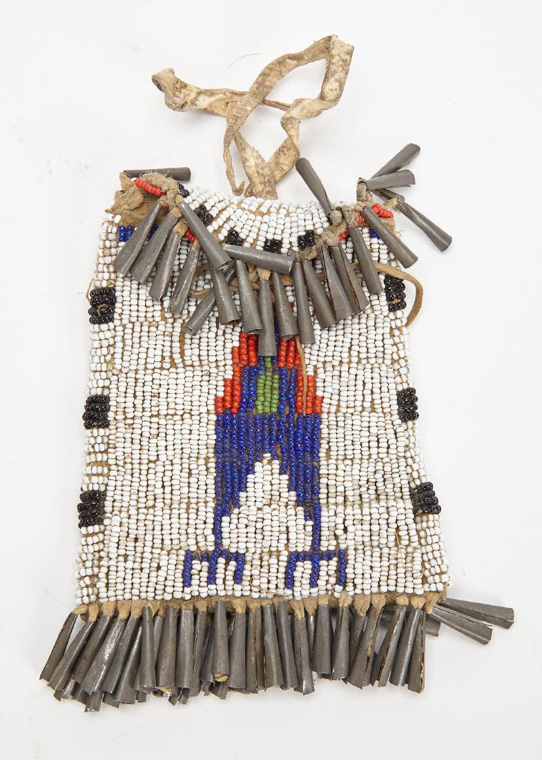 Native American Pains Beaded Strike a Lite Bag (1 of 4)